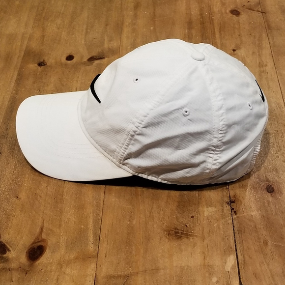 Nike Golf Hat Strap Back White Black Swoosh Lightweight Adjustable Tennis Run - Picture 2 of 9